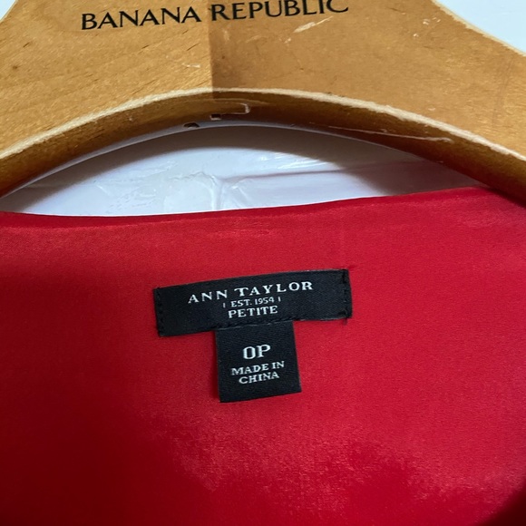 Ann Taylor fitted red sheath zipped dress size 0P - Picture 2 of 5